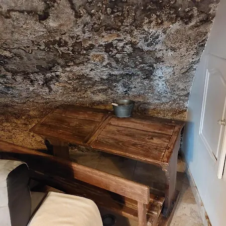 펜션 La Petite Maison Perigourdine Les Eyzies